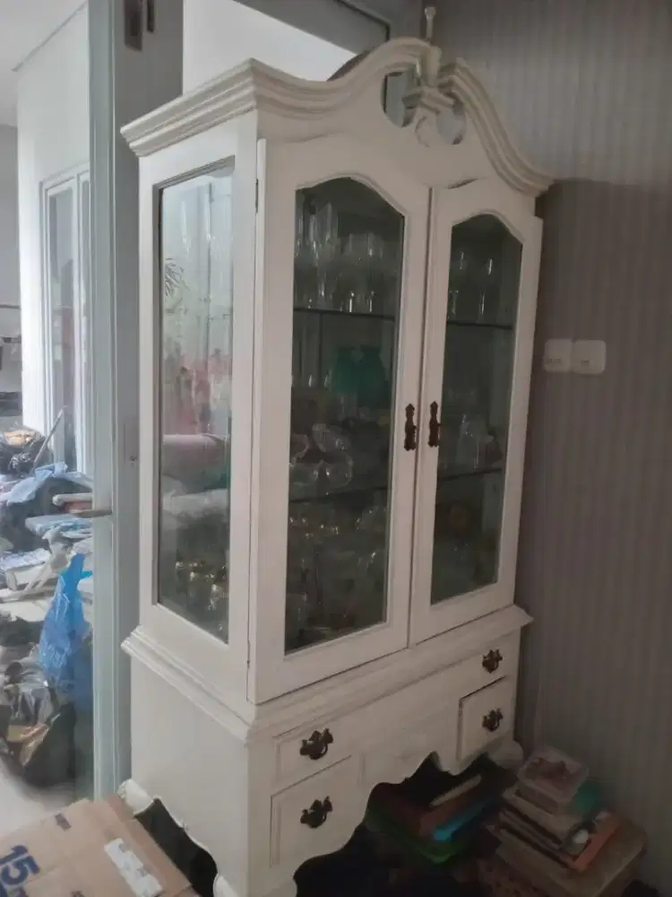 Dijual lemari hias cantik