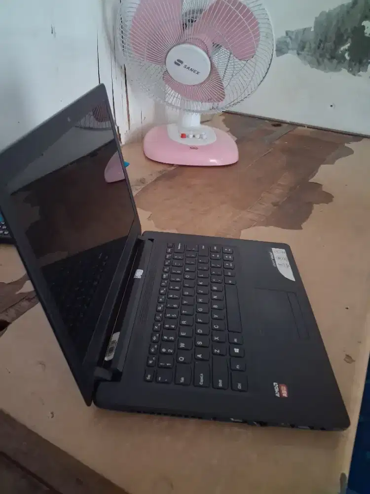 Lenovo ideapad AMD A9 SIAP PAKAI