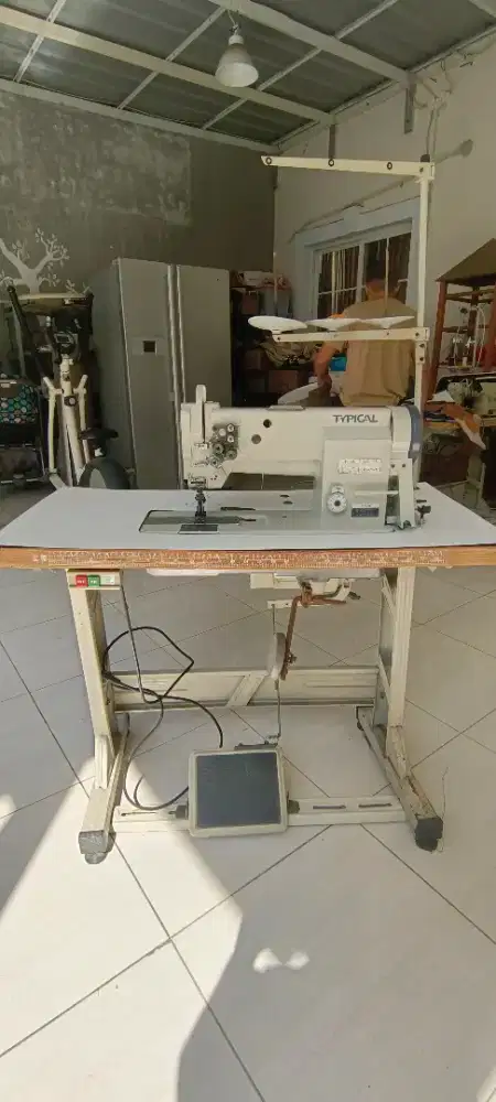 Mesin jahit TYPICAL GC-20606