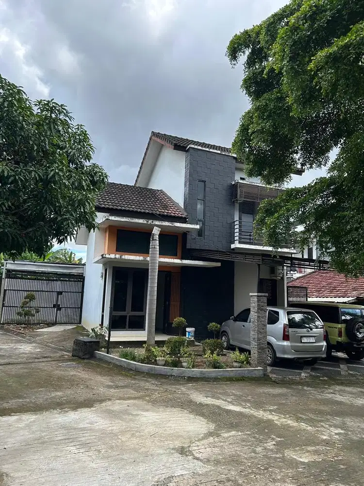 Disewakan rumah 2 lantai