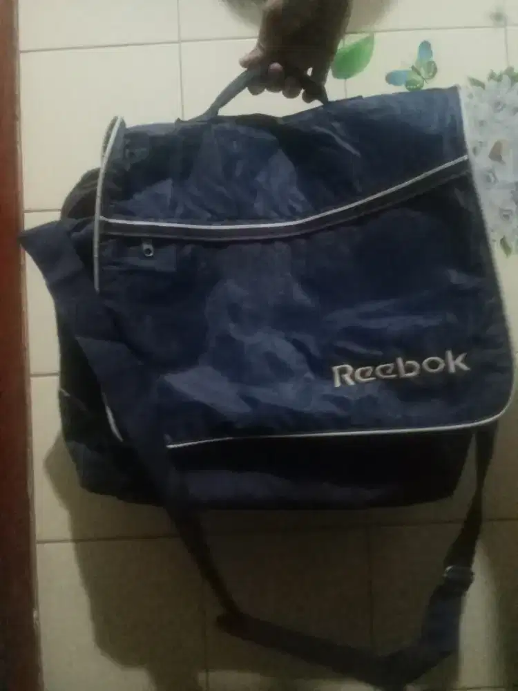 Tas selempang olahraga reebok
