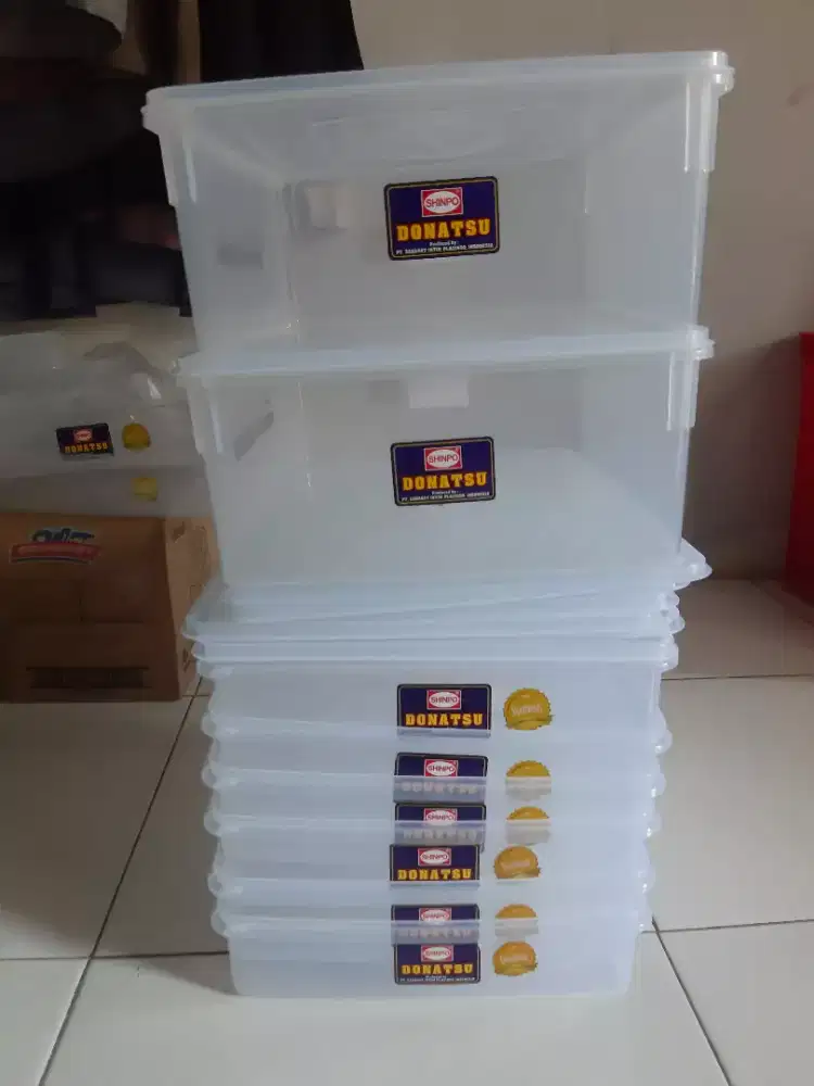 Kotak Box Donatsu shinpo
