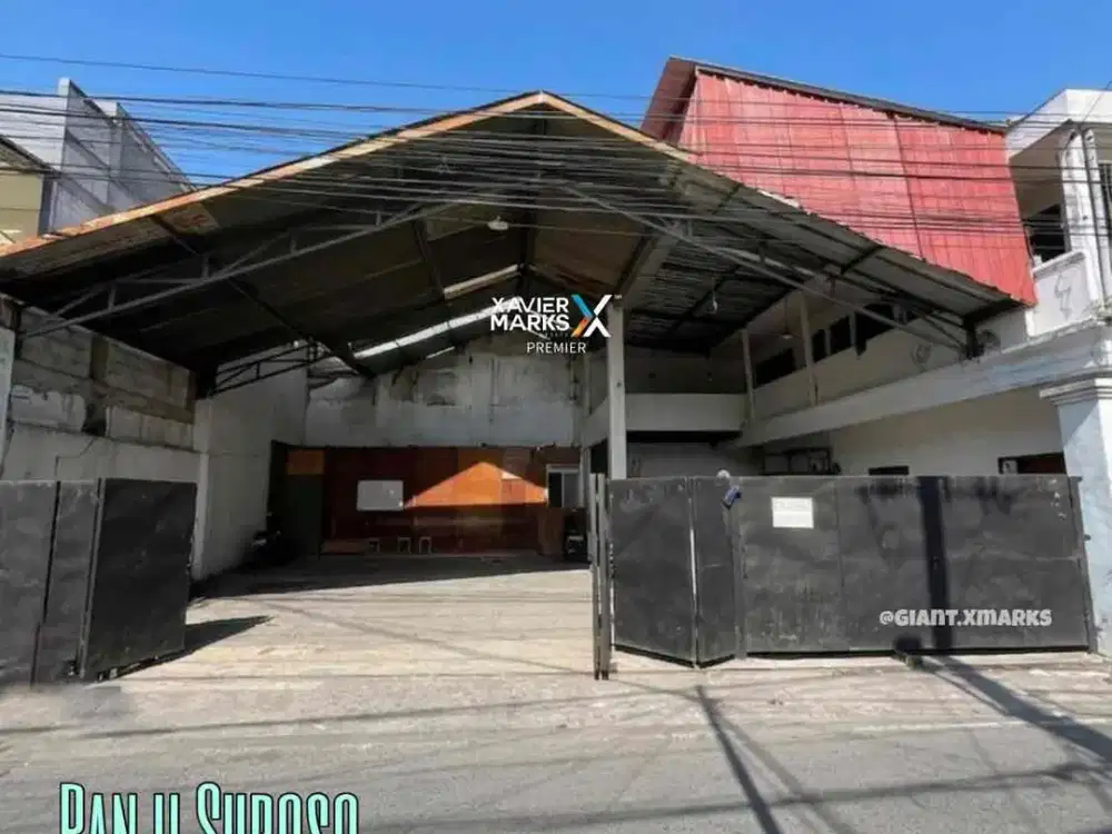 Ruang Usaha bonus lapangan bulutangkis aktif dekat poros Panji Suroso Blimbing Malang