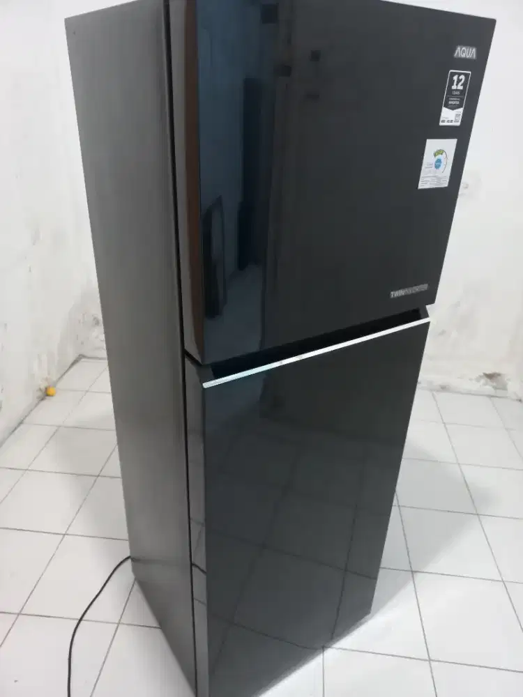 Kulkas Aqua 2 Pintu Inverter