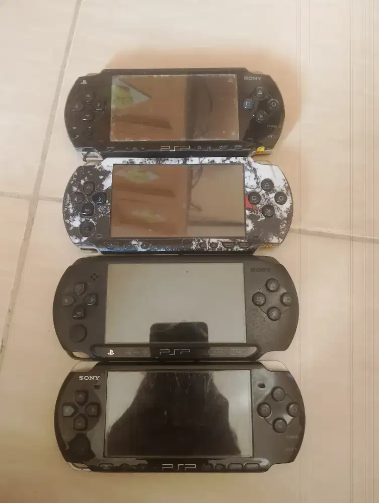 psp bahan borongan 4unit seri 1000 strett & 3000 jual apanya..