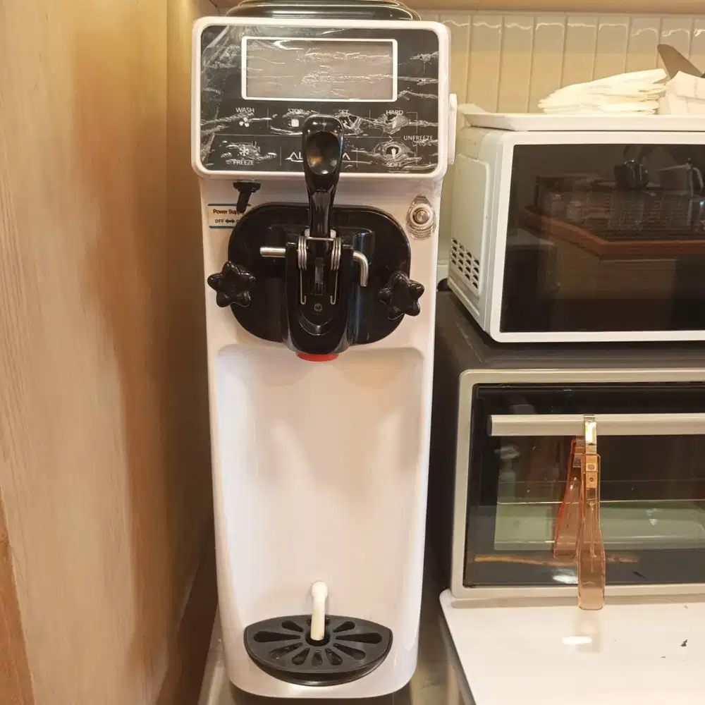 DIJUAL ICE CREAM MACHINE
