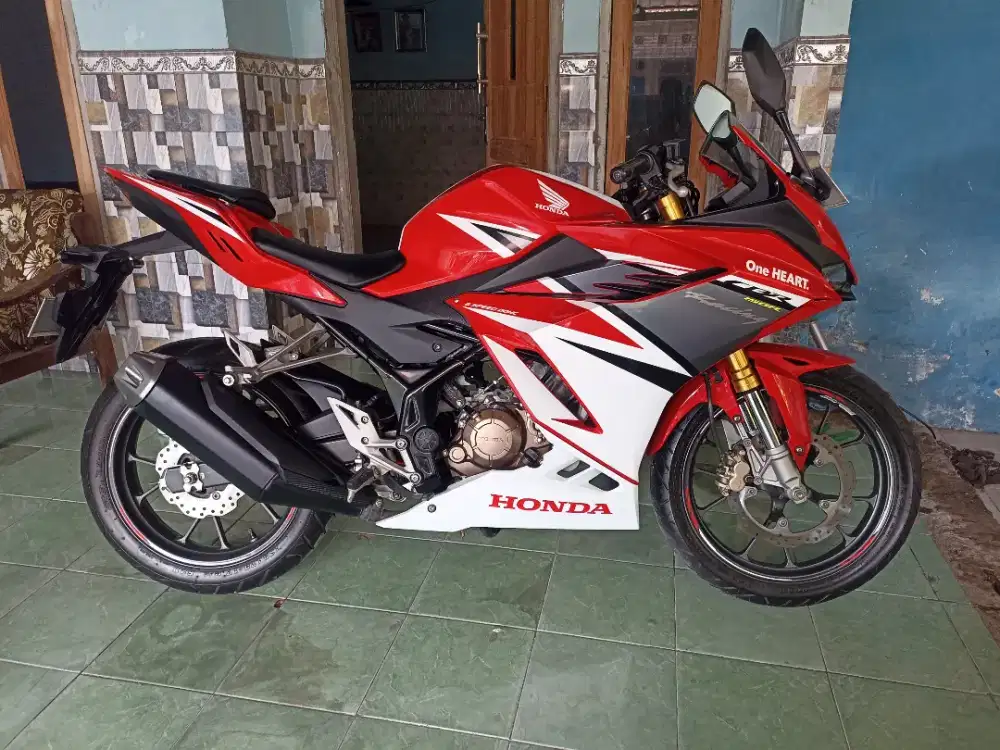 Honda cbr150r 2022