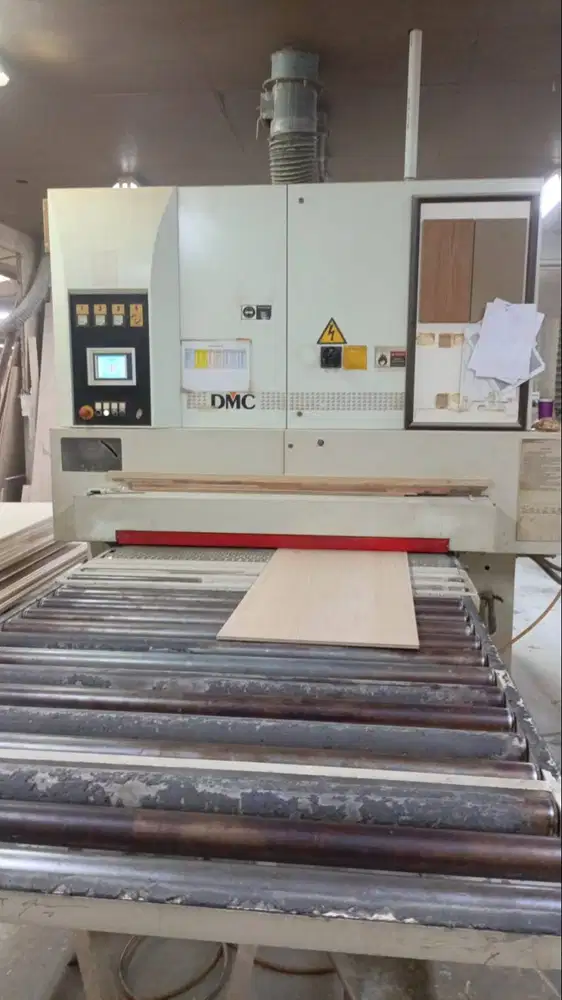 Wide Belt Sander 3 Head.  Merek DMC type Euro Sand 131 M1 MESIN KAYU