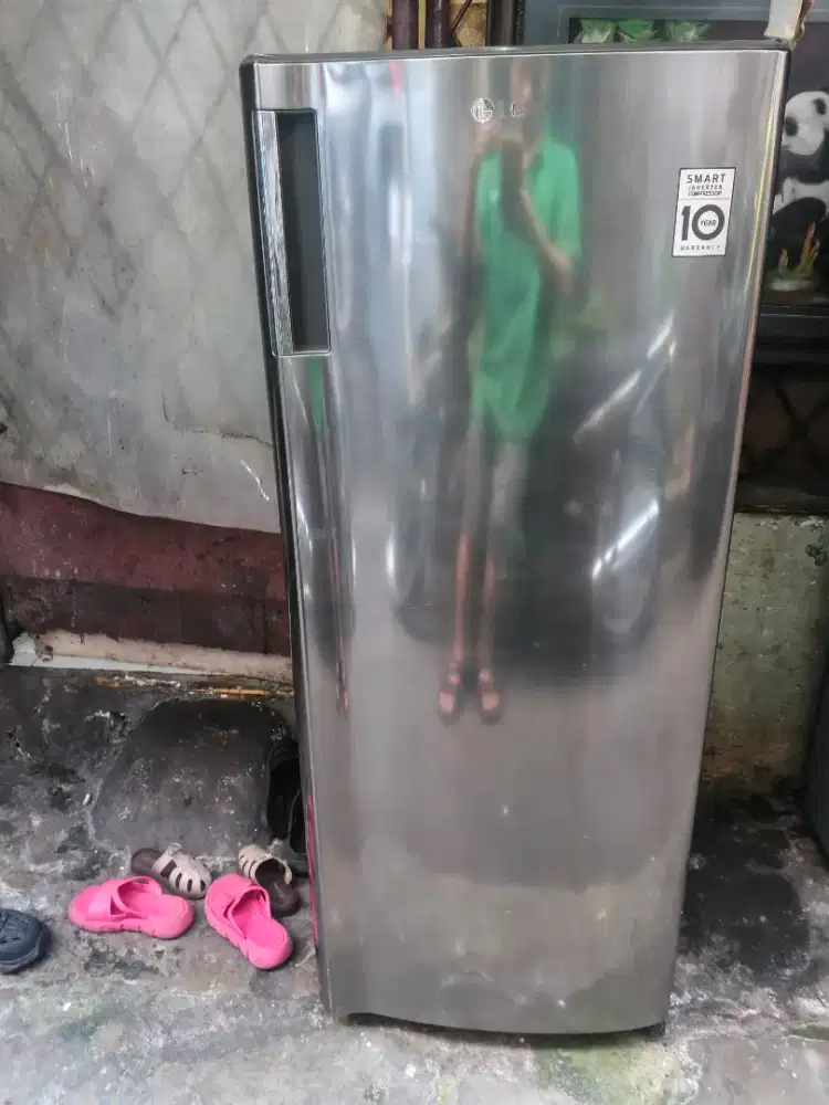 Freezer 6 Rak second merk LG model baru Normal