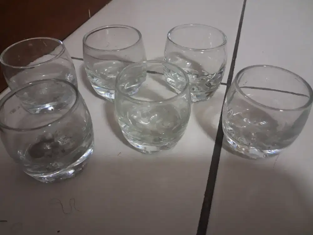 Gelas kecil pecah belah tebal