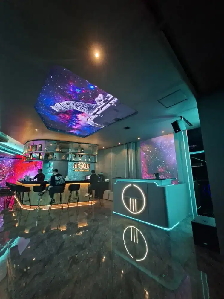 Cashier executive karaoke
