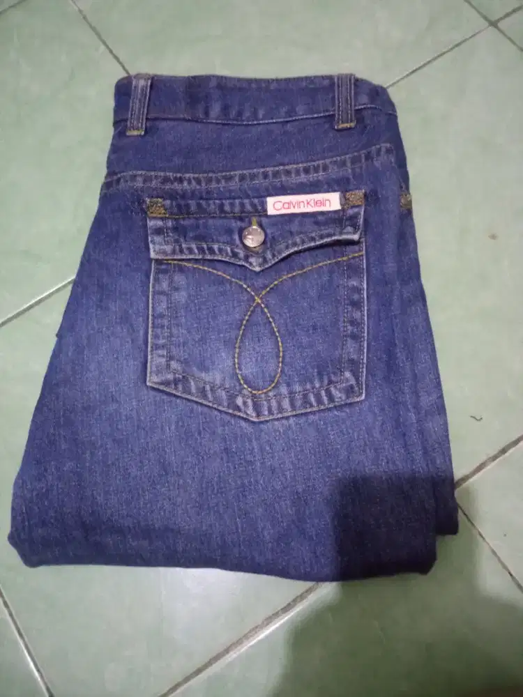 Celana jean Calvin Klein no 35/34 kondisi 95%