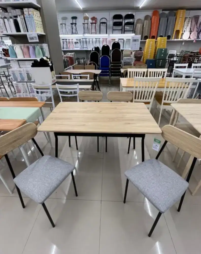 LIBERTY SET MEJA MAKAN