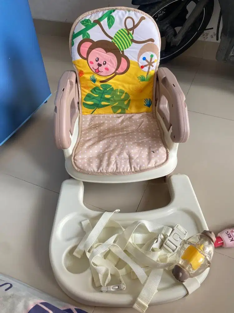 Bangku makan bayi