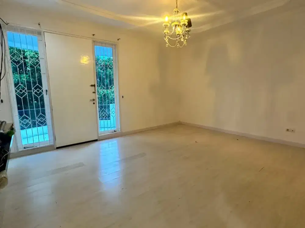 DIJUAL RUMAH MURA POSISI HOEK DI PERMATA BUANA