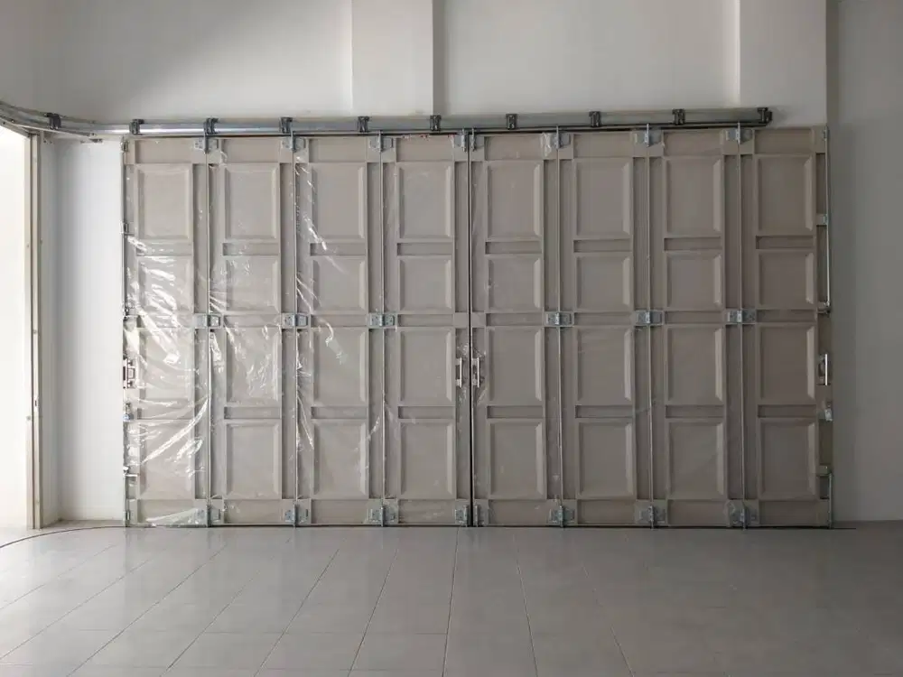 Spesialis pintu garasi henderson modern minimalis premium