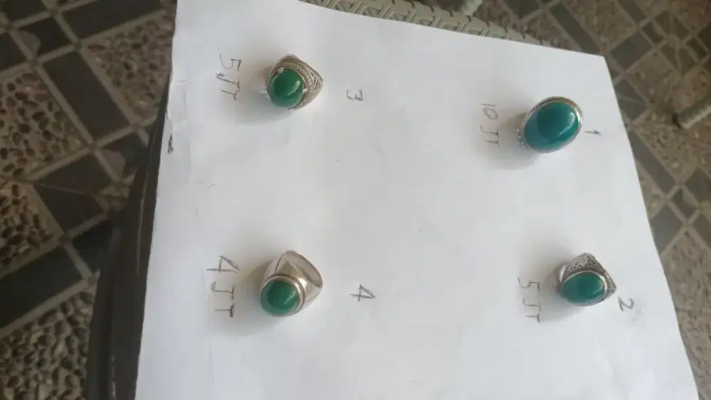 Batu bacan asli