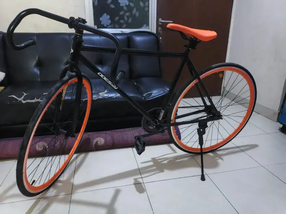 Sepeda fixie oddesy