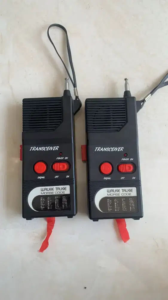 Mainan retro walkie talkie