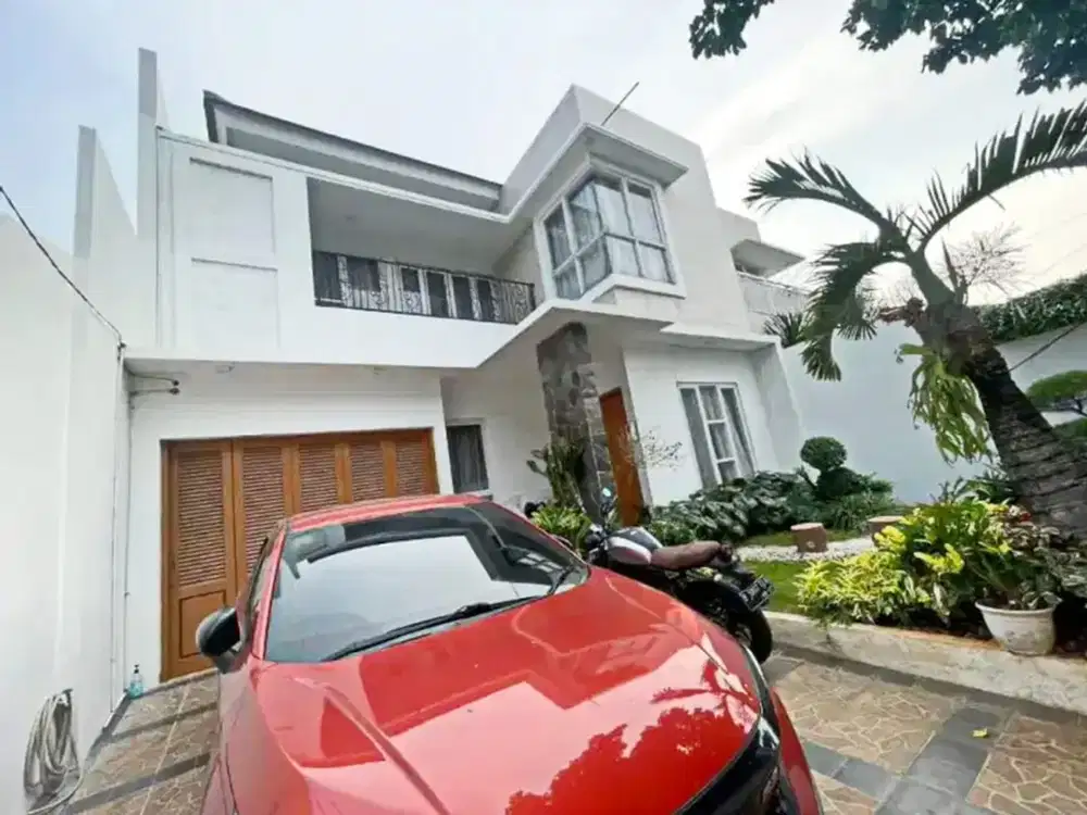 DIJUAL! Komplek Pertamina Rawamangun – Rumah Modern 2 Lantai, Carport 3, Bebas Banjir DA06