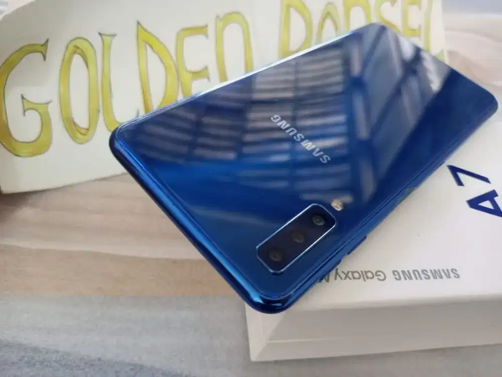 Samsung A7 Amoled ORI 64Gb(Ram4Gb)Golden Ponsel