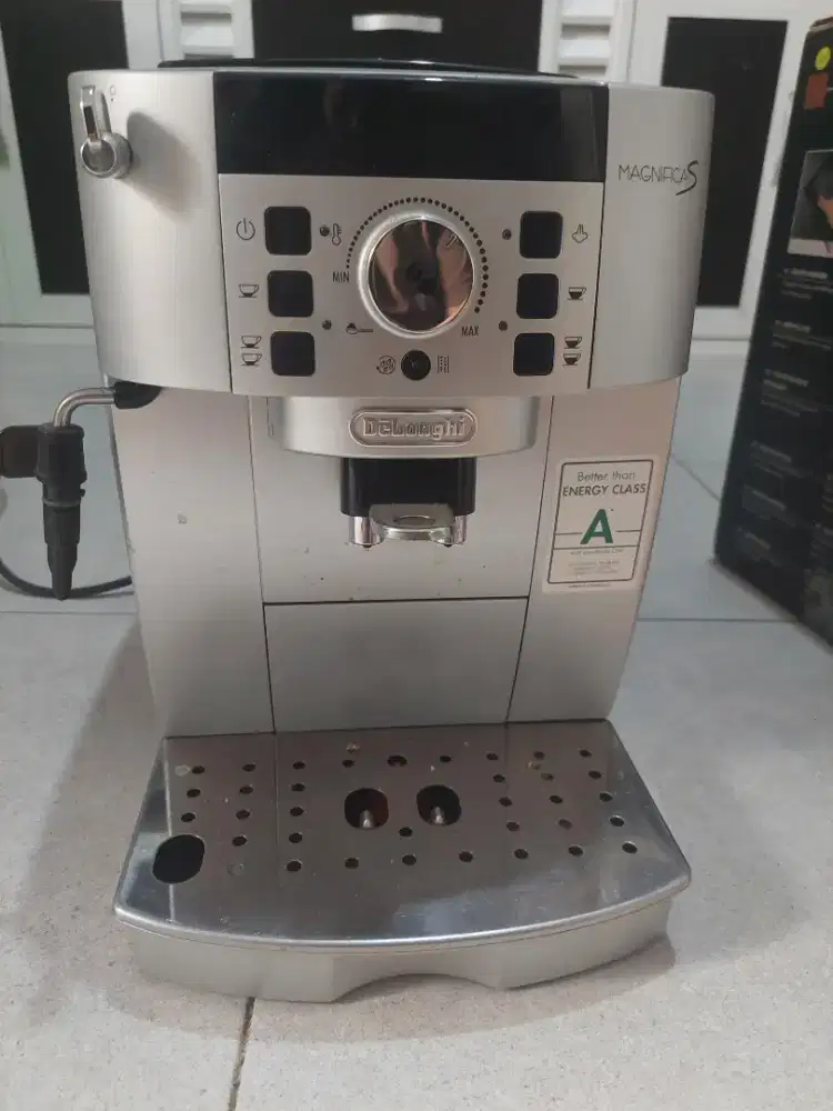 Mesin kopi DeLonghi Magnifica S