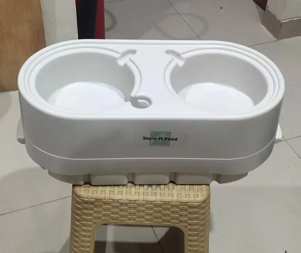 Tempat Makan Hewan Peliharaan OurPets Store-N-Feed