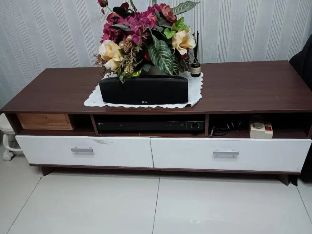 Jual meja tv minimalis