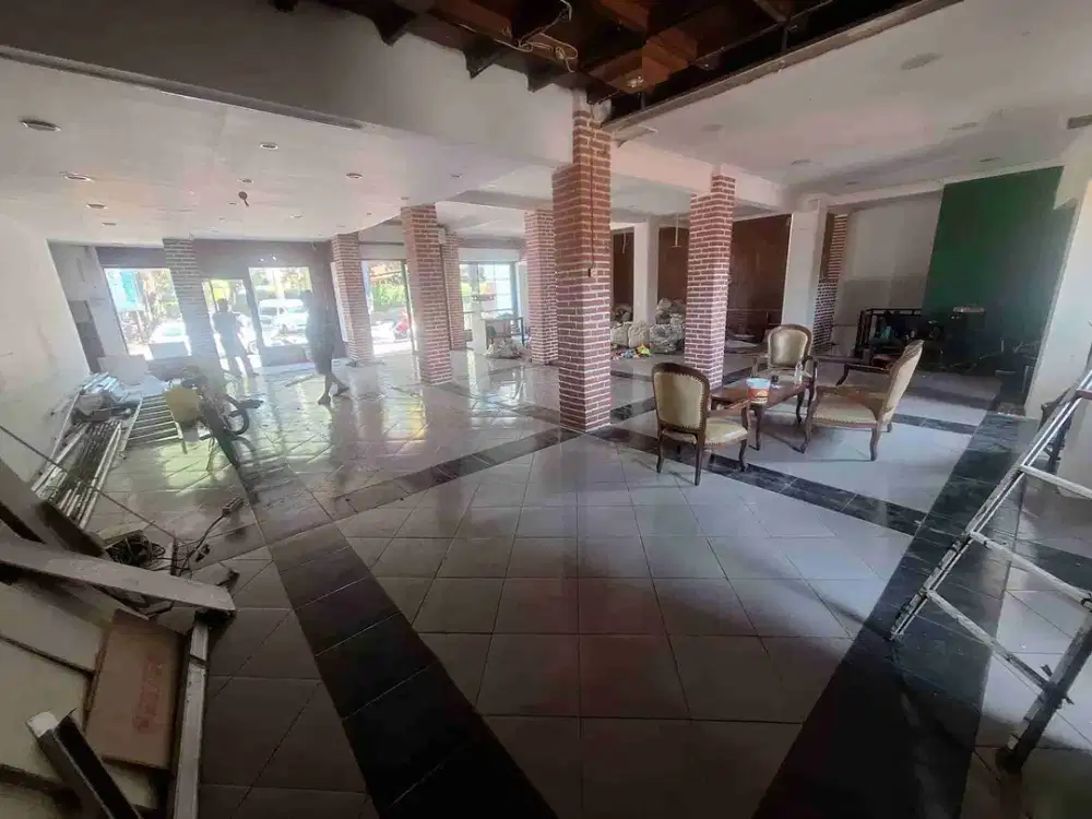 Disewakan Ruang Usaha Ex Rumah Makan Sangat Strategis Di Mainroad Sayap Dago Bandung