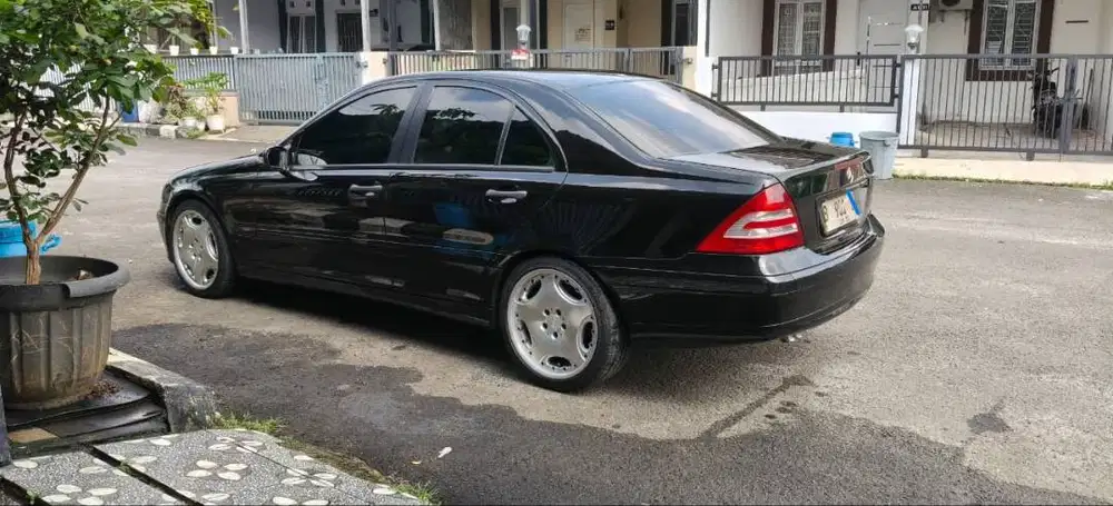 Dijual Mercedes Benz C230 AT Tahun 2007