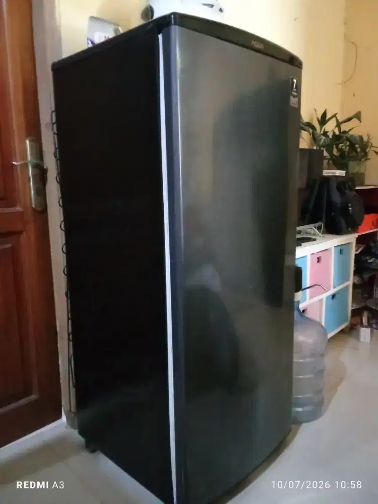 Dijual freezer 6 rak aqua