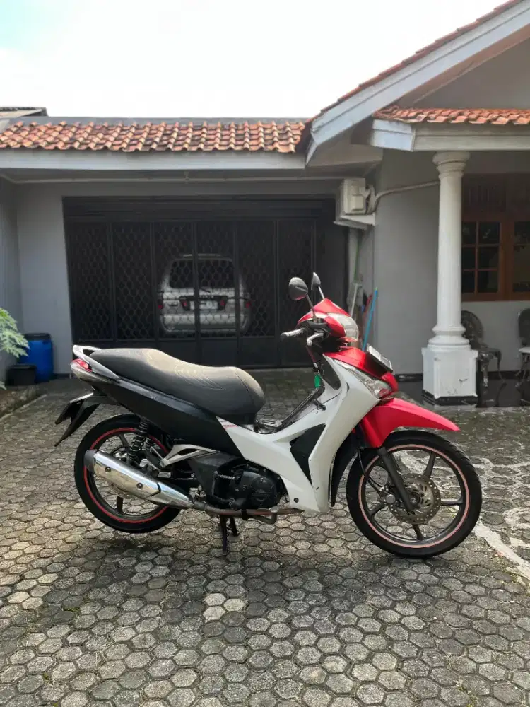 Kurir antar paket se jaktim
