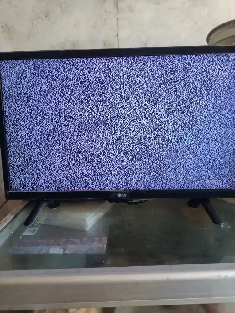Di jual TV Monitor 24 inci minus Remote bisa buat monitor PC