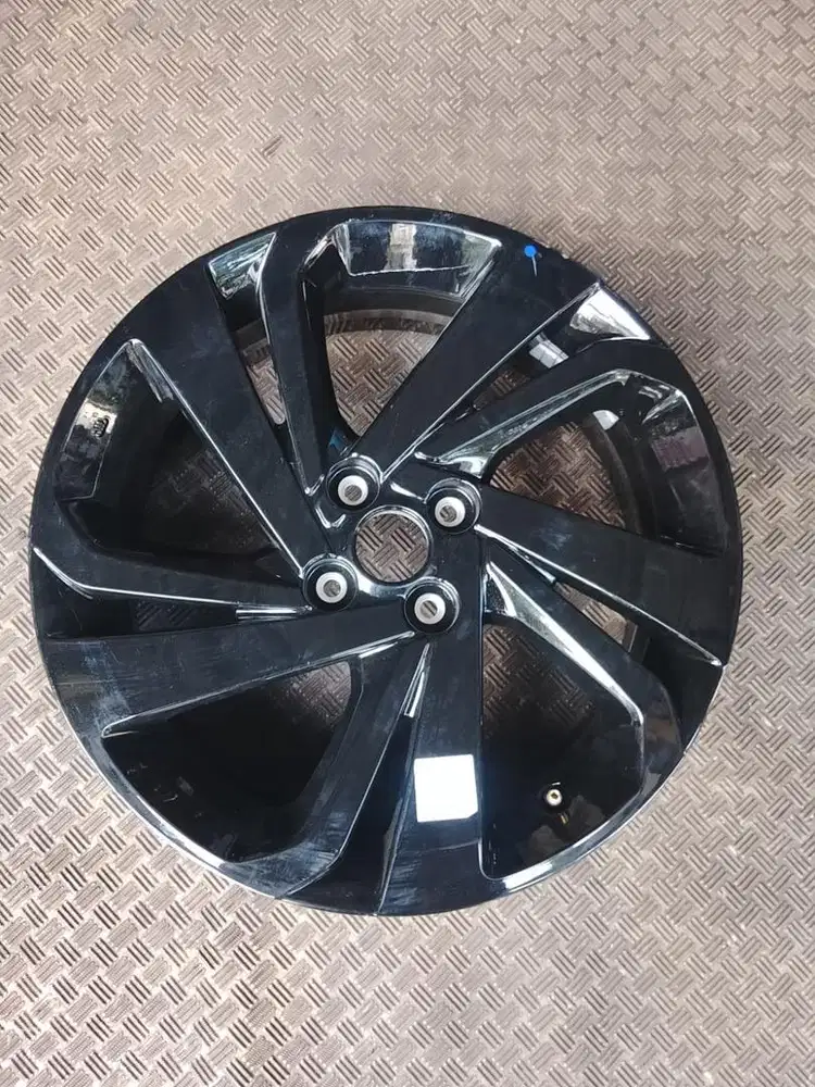 Velg Ori Raize GR black r17 pcd 4x100 (satuan)