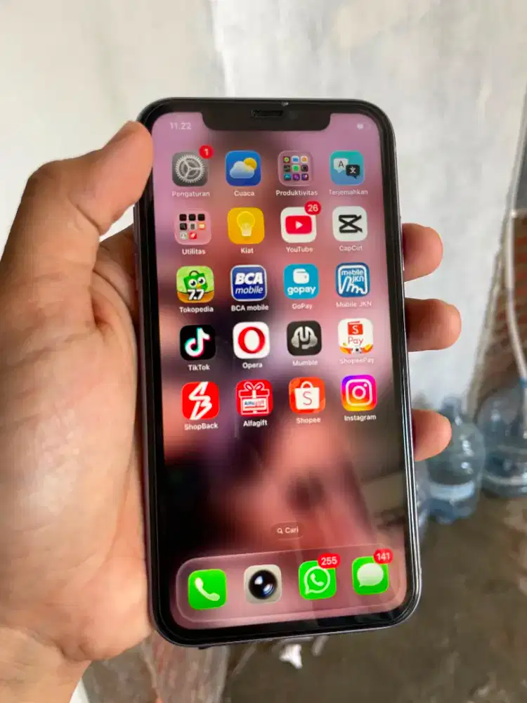 Iphone 11 128 kondisi sesuai gambar