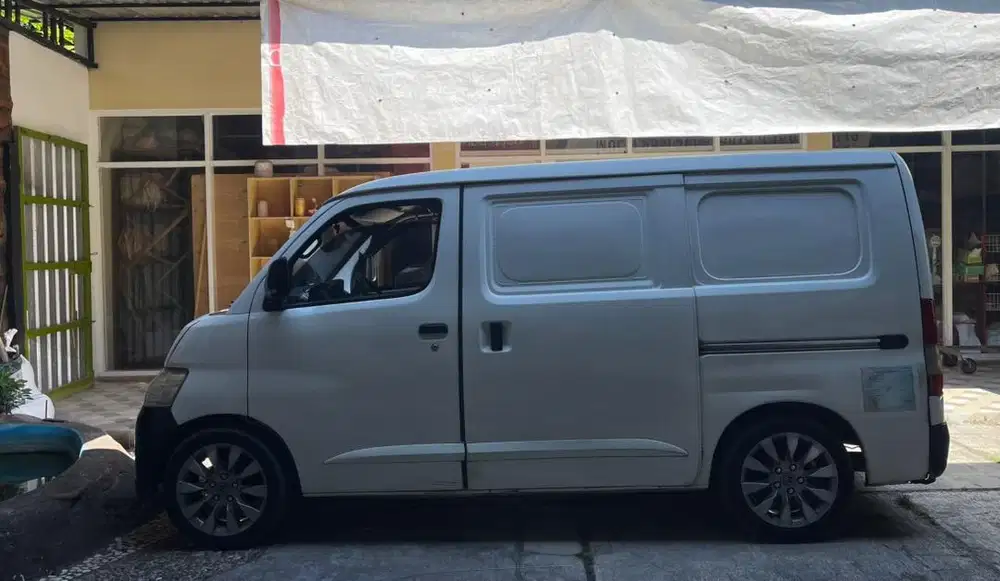GRAND MAX BLIND VAN 2015