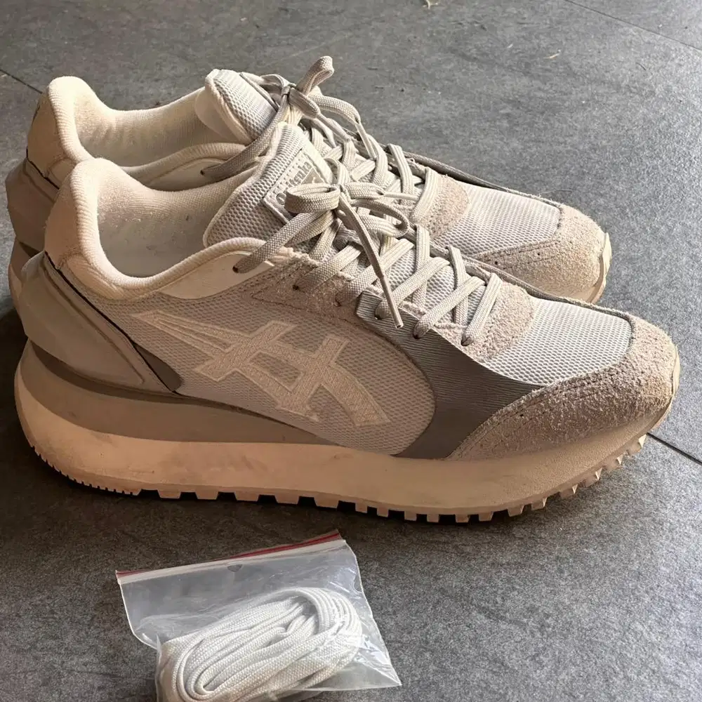 Sepatu Onitsuka Tiger Moage Co GLACIER GREY/OFF-WHITE JAPAN SIZE 38