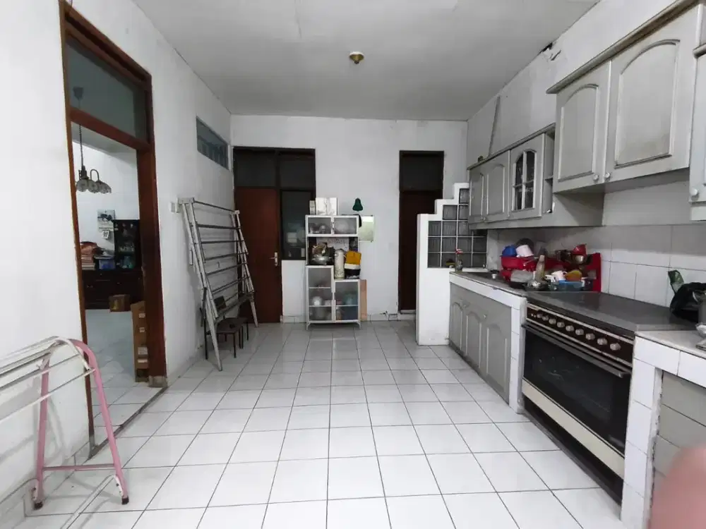 Dijual rumah 1.5 lantai perlu renov di Leuwisari