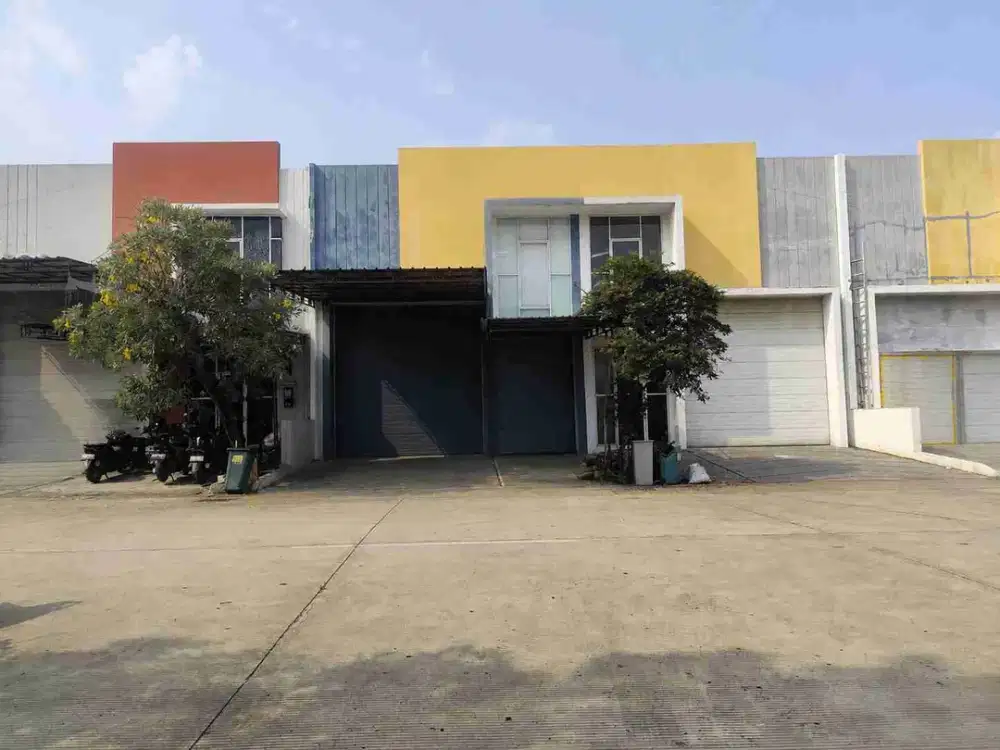 Gudang Bizpark 3 Kranji Bekasi, LT 259 m2, LB 200 m2, Akses Kontainer, Pinggir Jalan Raya