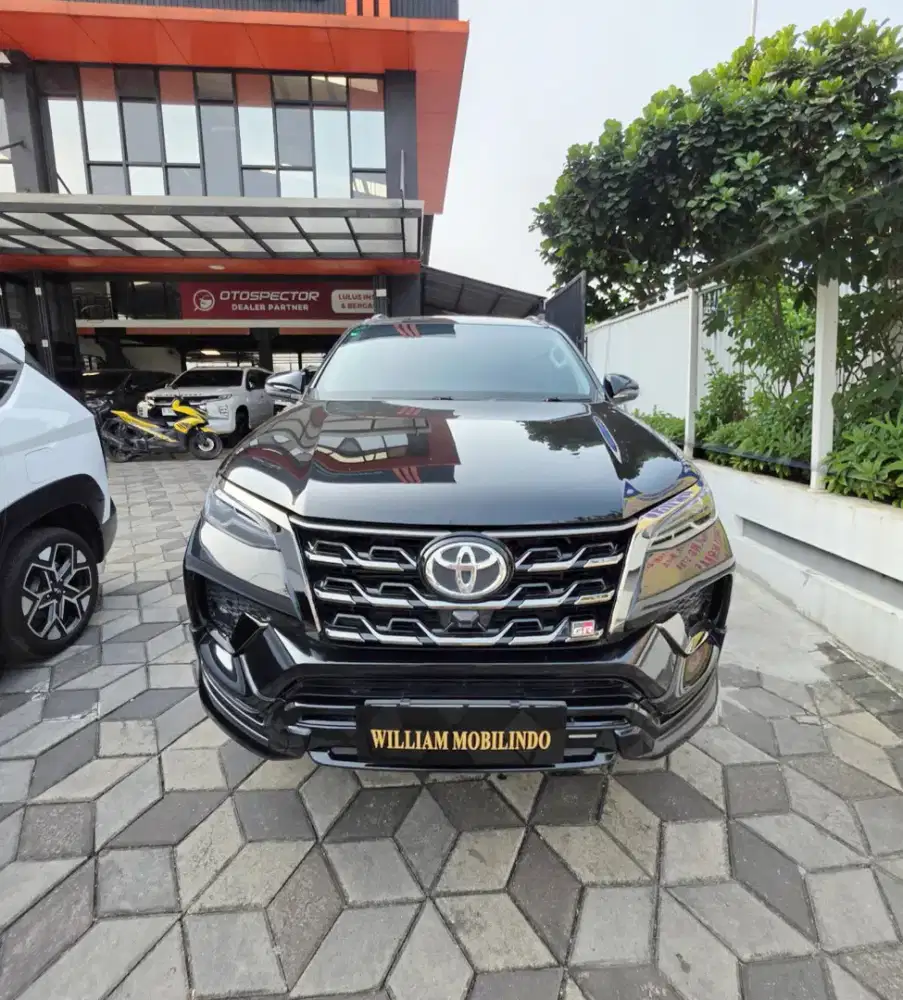 Fortuner VRZ GR 2.8 2023 Hitam