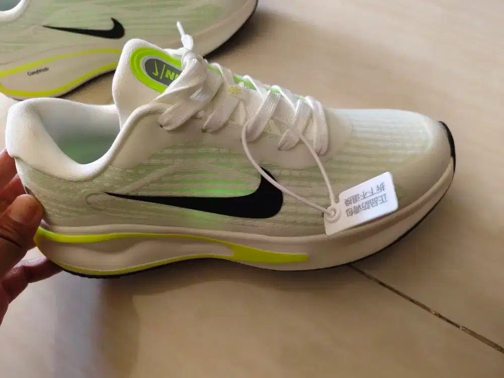 Sepatu running 41