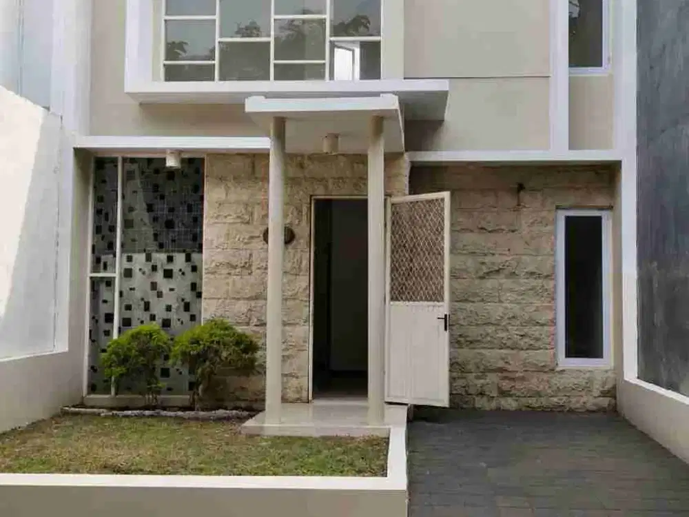 RUMAH TERAWAT 4KT 3KM LOKASI STRATEGIS