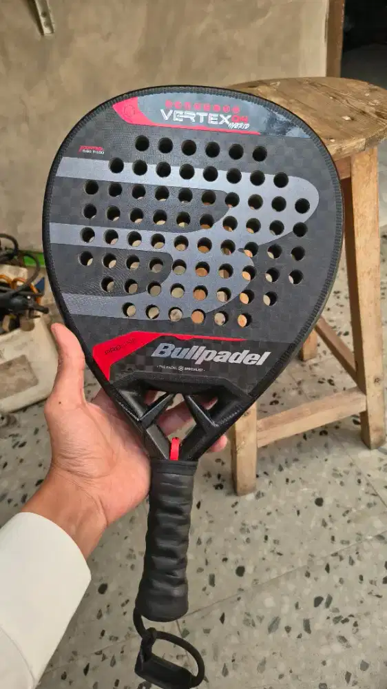 Bullpadel Vertex 04 Hybrid 2025