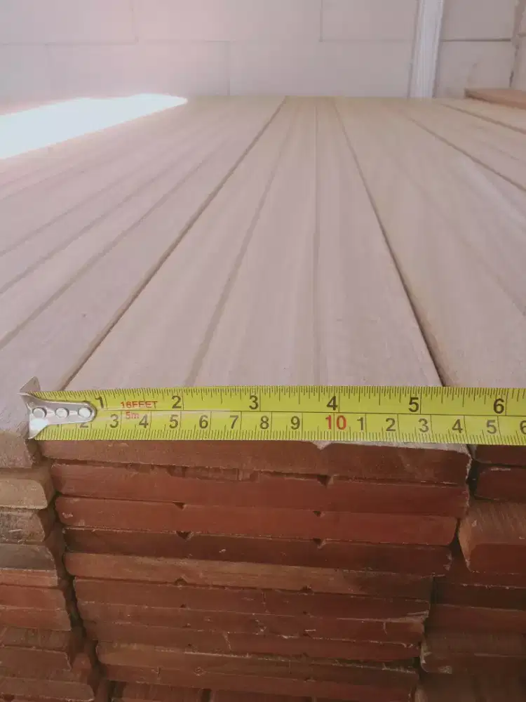 Papan kayu bengkirai