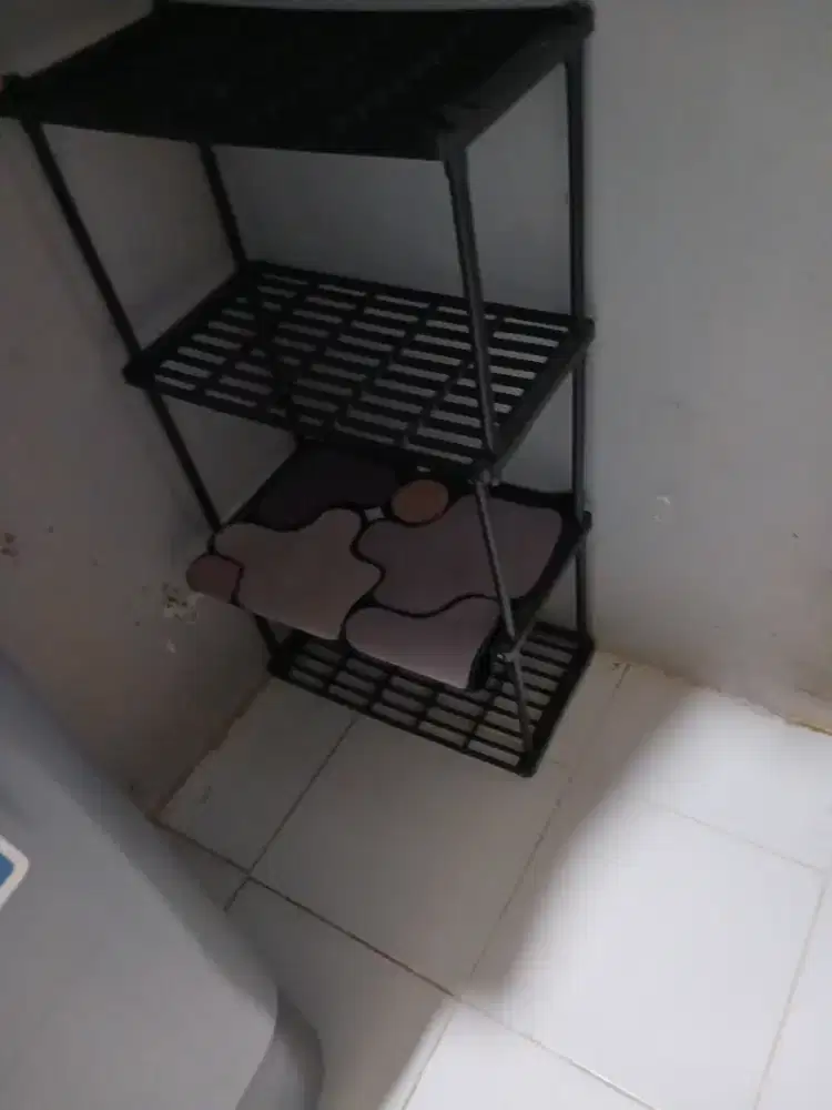 Rak hitam plastik