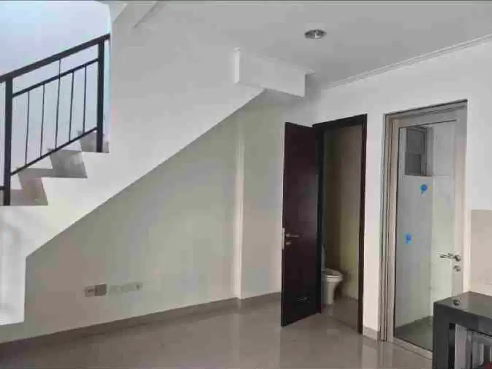 DISEWAKAN MURAH RUMAH PIK2 KOSONGAN + 3 AC UKURAN 4,5X10 2 KAMAR TIDUR HARUS 2 TAHUN 90JT/2THN