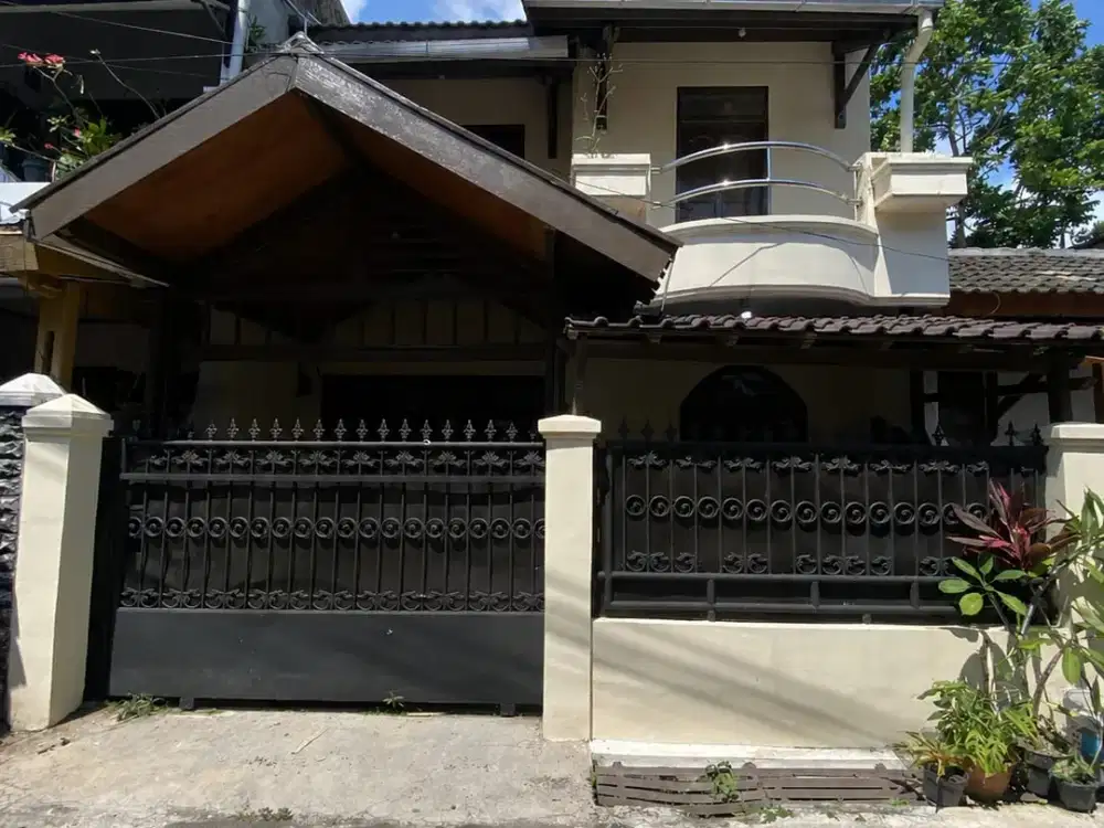 Dijual murah rumah 2 lantai siap huni dalam komplek Riung bandung