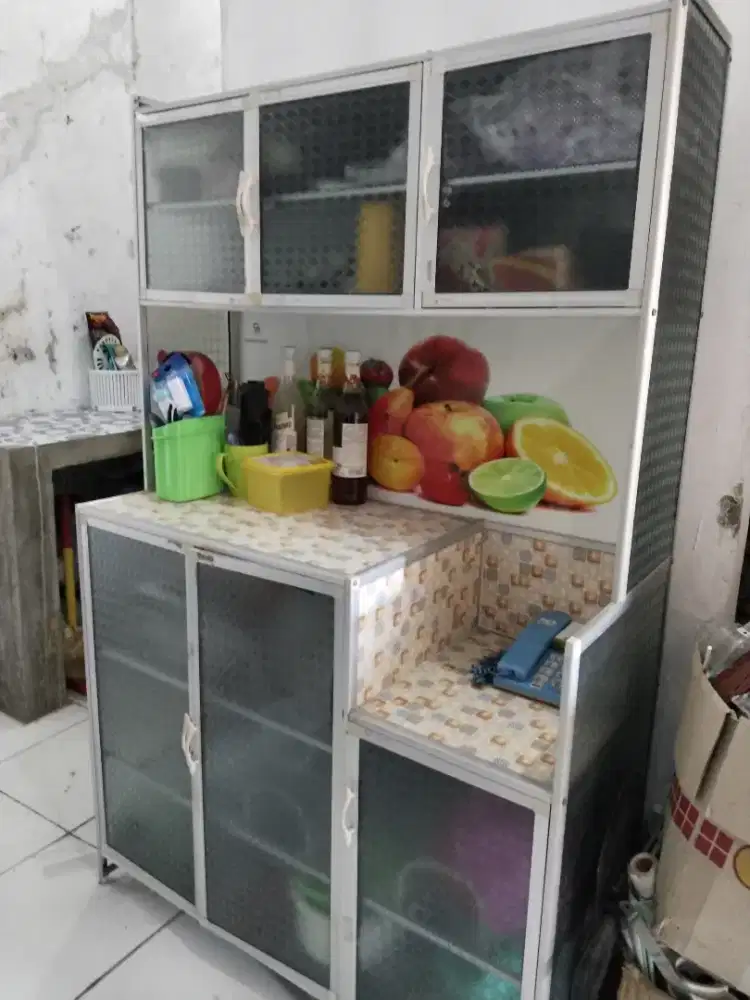Rak piring 3 pintu masih terawat bagus