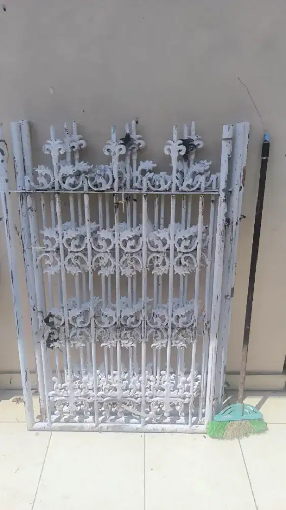 Pagar Pintu Besi Tempa Ornamen Klasik Tebal Kokoh Mewah