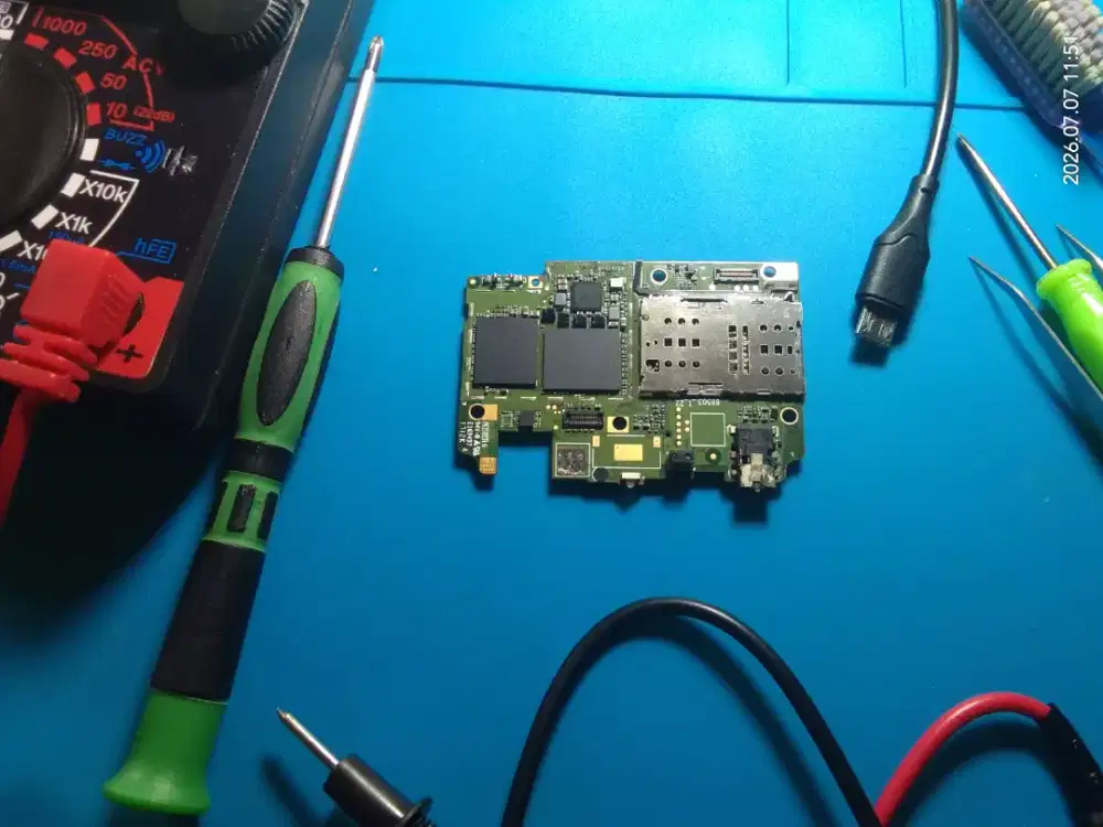 Service hp dan barang elektronik